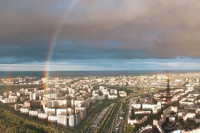 Сентябрь в Петербурге с высоты: сияние и радуга