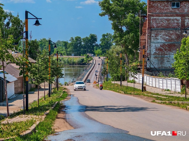Понтонная переправа через реку Белая | Источник: Булат Салихов / UFA1.RU