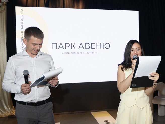 Управляющий центром интерьера и дизайна «ПАРК АВЕНЮ» Юрий Толмачев и директор по развитию центра Виолетта Фомина | Источник: «ПАРК АВЕНЮ»