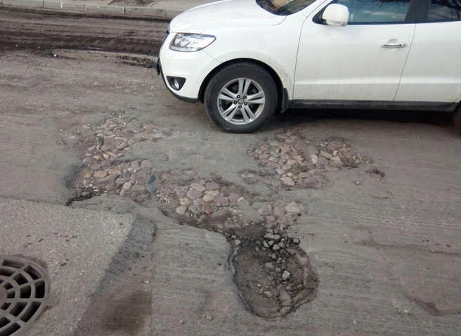 Фото: на улице Горького раскопали брусчатку | ya62.ru