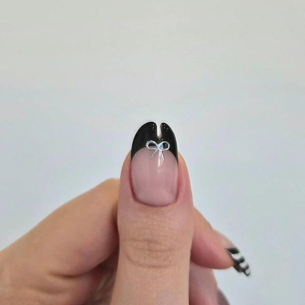 Источник: @artthounails