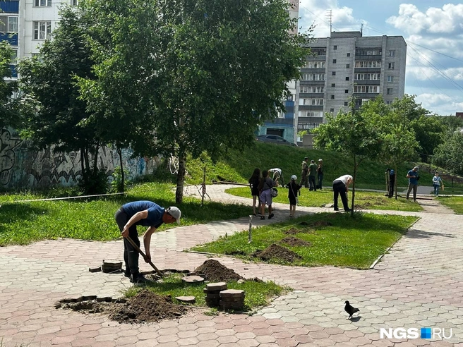 Вокруг конструкции планируют установить забор | Источник: читатель НГС Иван