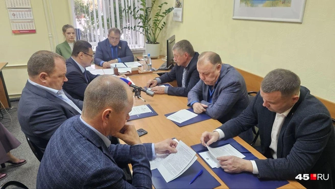 Депутаты облдумы узнали, как идет уборочная кампания | Источник: Дарья Никитченко / 45.RU