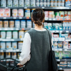 Сметут с полок: 5 продуктов, которые оказываются в дефиците во время кризиса