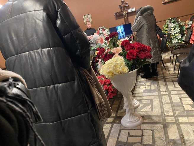 Несмотря на то что последние годы Карина жила в Москве, похоронить ее решили на родине, в Барнауле | Источник: Ирина Господаренко / NGS22.RU