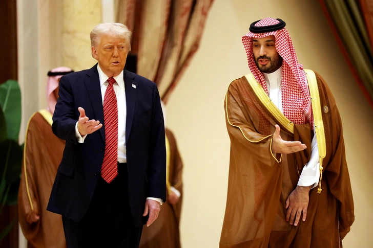 Президент США Дональд Трамп и наследный принц Саудовской Аравии Мухаммед ибн Салман на саммите лидеров Совета сотрудничества арабских государств Персидского залива (ССАГПЗ) в The Ritz-Carlton, Эр-Рияд, Саудовская Аравия, 14 мая 2025 года | Источник: Getty Images
