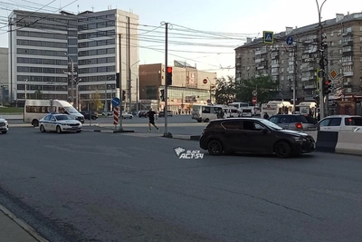 Lexus сбил девушку в Новосибирске