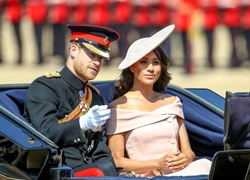 Trooping the Colour 2018: Меган Маркл, Кейт Миддлтон и другие члены королевской семье на ежегодном параде