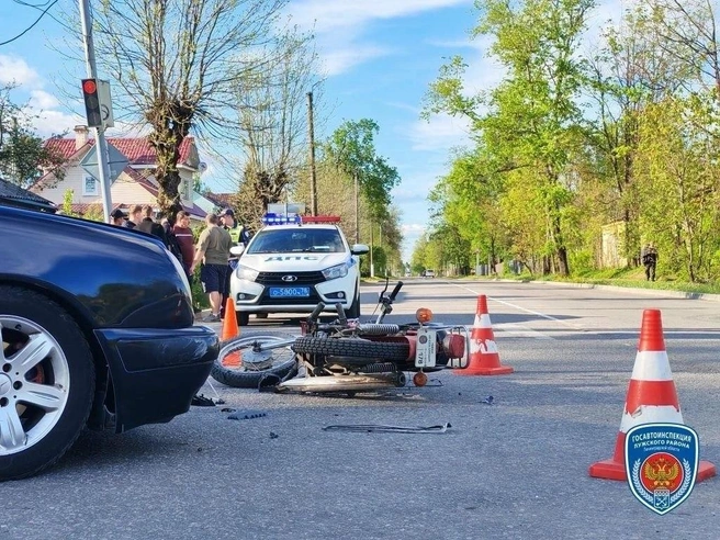 Подросток в ДТП не виноват, но виноват, что сел за руль. Серьёзное ДТП в Луге | www.fontanka.ru