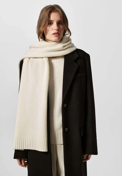 Минимализм, в который влюблены все: как Дженнифер Лоуренс стала новой королевой стритстайла Минимализм, в который влюблены все: как Дженнифер Лоуренс стала новой королевой стритстайла