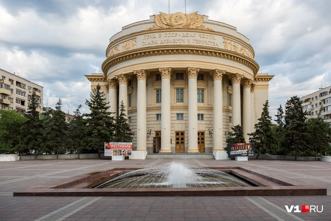 Дом Союзов и сейчас украшение проспекта Ленина | Источник: Константин Завриков / V1.RU