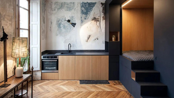 До и после: квартира 33 м² с черным кубом в Париже
