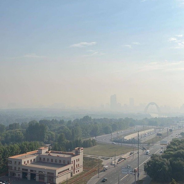 Одышка, кашель и бессонница. Жители Москвы страдают из-за смога, который пришел из Рязани