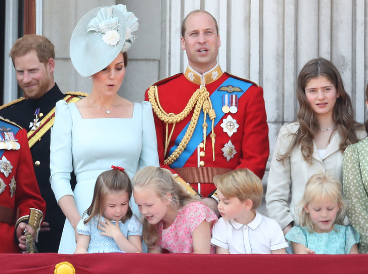 Trooping the Colour 2018: Меган Маркл, Кейт Миддлтон и другие члены королевской семье на ежегодном параде