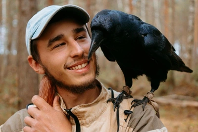 Blogger who befriended raven Gosha dies at 29