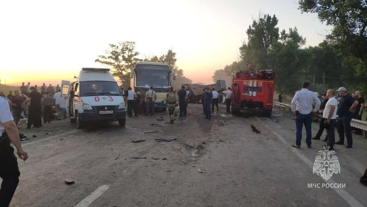 Девять человек погибли, 20 ранены: автобус с туристами из Москвы попал в аварию в Дагестане