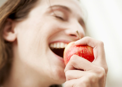 5 продуктов для идеальной чистоты зубов