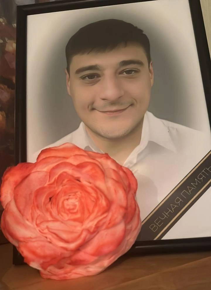 Мать Самрата вместе с другими своими детьми сама нашла тело Самрата в подмосковном лесу | Источник: предоставлено матерью Самрата Джавадова