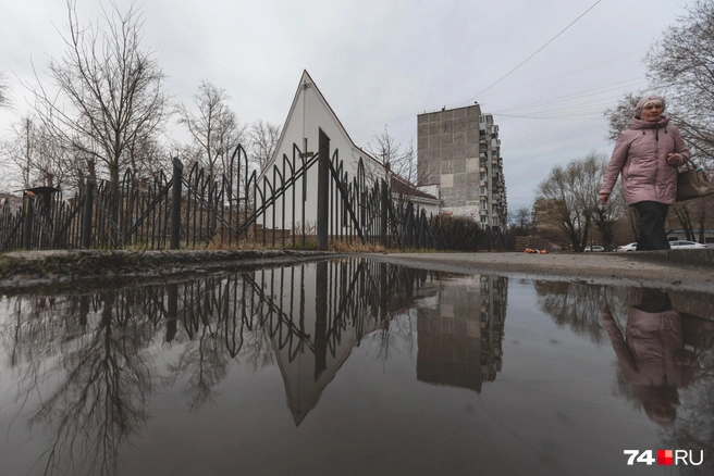 Вокруг&nbsp;дворы панельных домов | Источник: Наталья Лапцевич