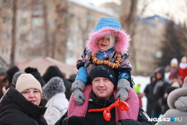 Горожане начали приходить в парк задолго до старта программы | Источник: Максим Серков / NGS42.RU