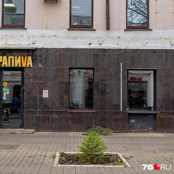 Летнюю веранду разобрали | Источник: Кирилл Поверинов / 76.RU