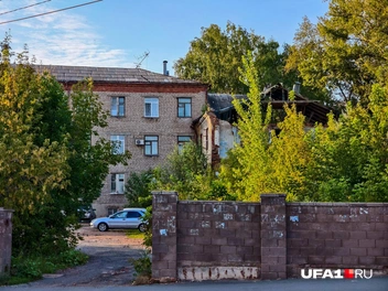 Спустя 15 лет всё заросло и дома нет | Источник: Булат Салихов / UFA1.RU