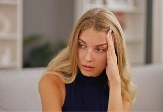 «После развода мне кажется, что я больше никогда не смогу доверять мужчинам — и уж тем более жить с кем-то»