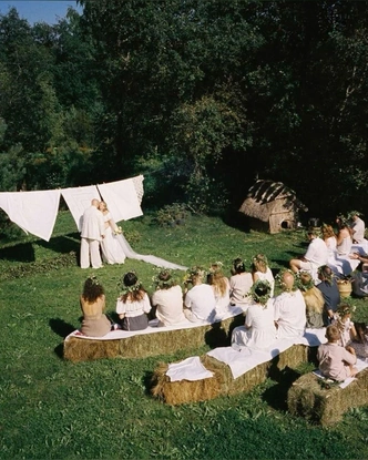 Свадьба в русском стиле или russian wedding: как наши невесты в кокошниках покорили мир, и почему тренд нужно повторять | Источник: Социальные сети