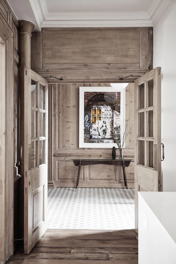 Прихожая. Стены отделаны бережно отреставрированными старинными деревянными панелями. | Источник: Биргитта В. Дрейер