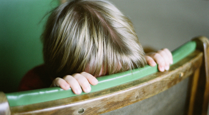 Застенчивость ребенка — повод для беспокойства?