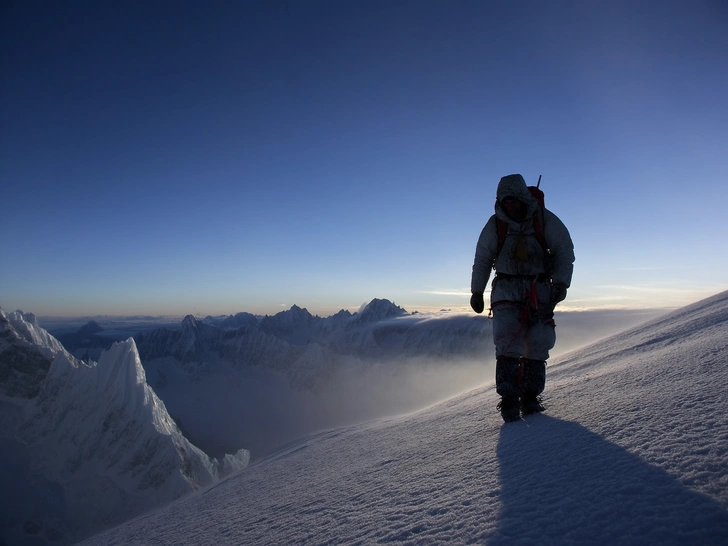 погибшие на эвересте, люди погибшие на эвересте, зона смерти, гора эверест, гора эверест погибшие | Источник: theDay/higgsfield