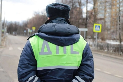 В Кургане водитель проехал на красный и сбил женщину