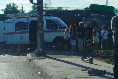 Серьезное ДТП с автобусом и самосвалом в Южно-Сахалинске