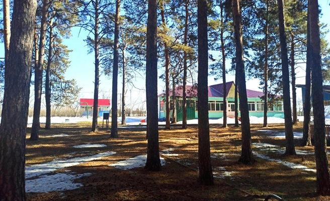 Лагерь уже готовится к приему детей | Источник: «Детский лагерь „Иртышские зори“» / Vk.com