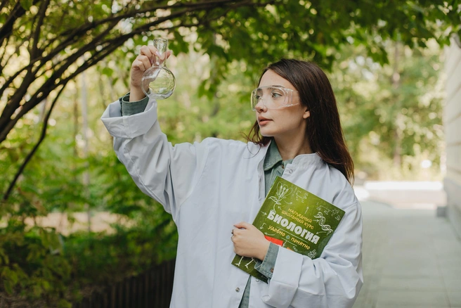 Во время курсов школьники проходят БиоПробы и ХимПробы | Источник: Ксения Зимина