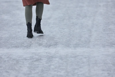 Krasnodar officials urge residents to walk with bent knees