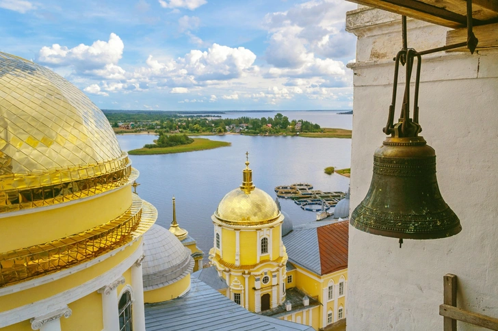 Нило-Столобенский монастырь с высоты | Источник: Synthetic Messiah/Shutterstock/Fotodom.ru