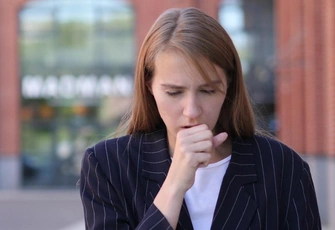 Иммунолог Парецкая объяснила, что за вирус доводит россиян этой весной до кашля с кровью