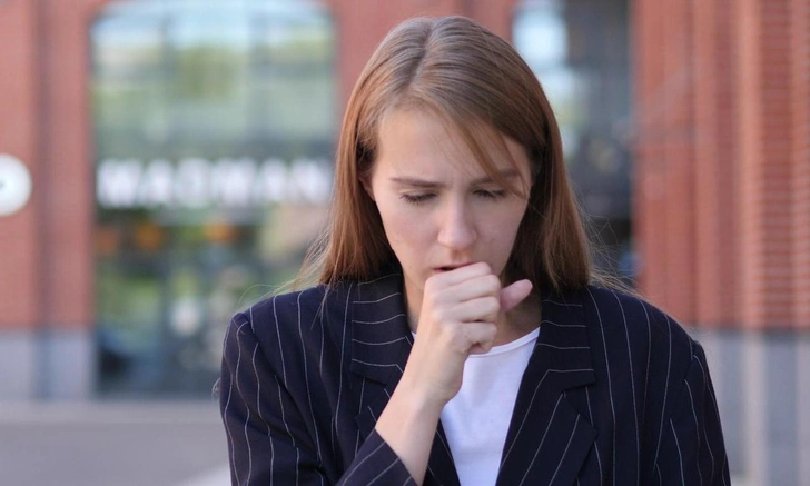 коклюш симптомы | Источник: iStock/yourstockbank