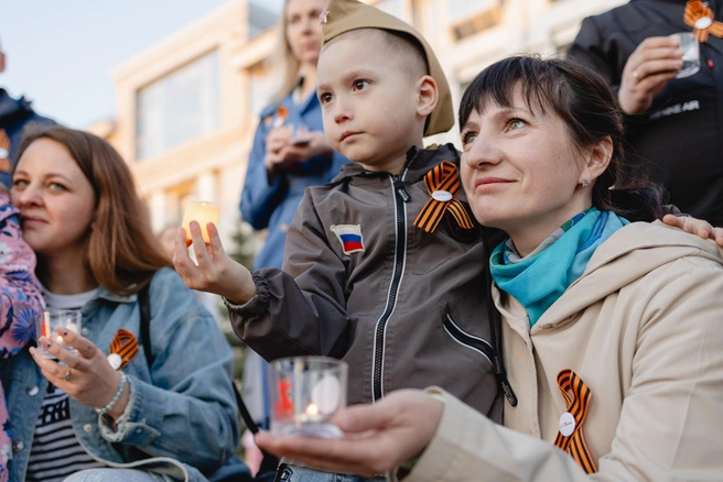 Акция «1418 свечей» — это дань памяти первостроителям и ветеранам завода | Источник: пресс-служба ЧТПЗ