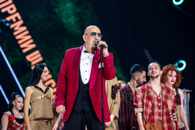 Сегодня вечером оценить состояние здоровья артиста смогут зрители | Источник: Шуфутинский Михаил / T.me