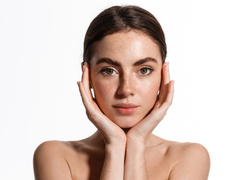 Стирает усталость и морщины: 6 простых секретов anti-age макияжа, которые реально работают