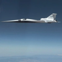 Экспериментальный самолет NASA X-59 совершил первый сверхзвуковой полет (видео)