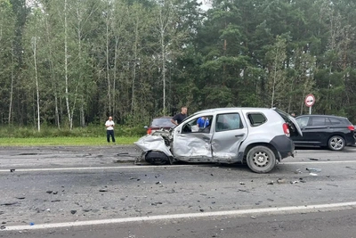 Двое погибли в ДТП с большегрузом в Тюменской области