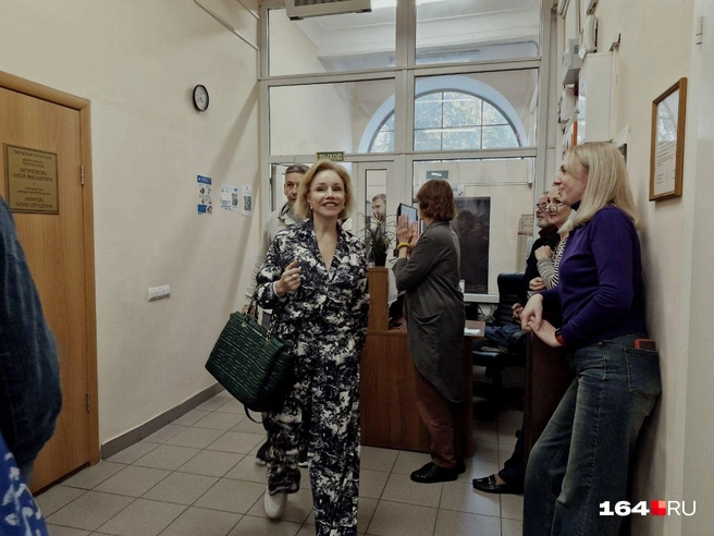 Знаменитость пришла на встречу вовремя, хотя не все звезды отличаются пунктуальностью | Источник: Виктория Федорова / 164.RU