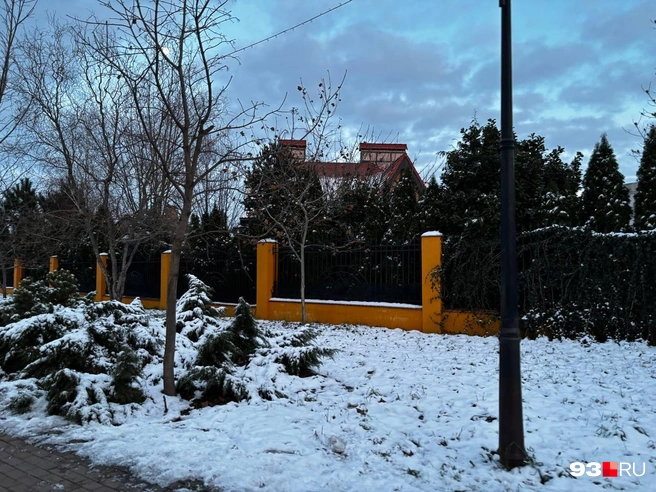 Если хочется, можно разглядывать красивые дома | Источник: Алина Лустина / 93.RU