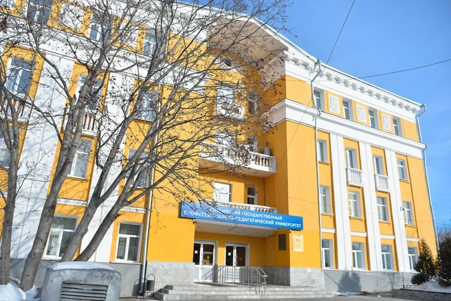 Благодаря суперсервису «Поступление в вуз онлайн» на «Госуслугах» подавать документы можно удаленно | Источник: Максим Воробьев