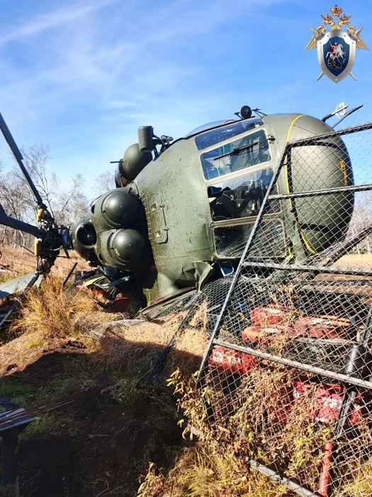 На Камчатке Ми-8 при посадке завалился на бок. Возбуждено уголовное дело | Источник: Канал Восточного межрегионального управления на транспорте СК России