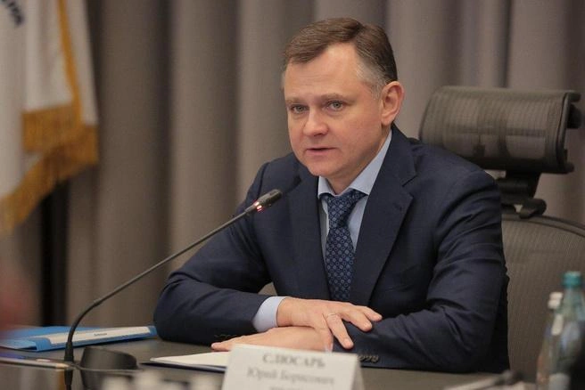 Юрий Слюсарь стал врио губернатора 4 ноября 2024 года&nbsp;— в день отставки прошлого главы Василия Голубева, пробывшего в должности 14 лет | Источник: ПАО «ОАК» / Telegram