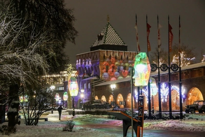 Новогодние украшения Нижегородского кремля: фоторепортаж